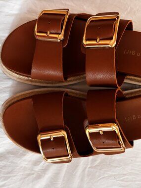 Madden Girl Mythical Wedge 8.5 dark caramel